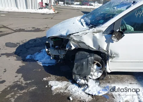 2005 Toyota Sienna Le z USA, uszkodzony, nr VIN 5TDBA23C35S051343